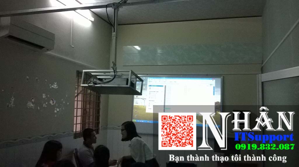 Hệ thống máy chiếu tại Trung Tâm Ngoại Ngữ Lê Hồng Phong - Bình Thủy - Cần Thơ