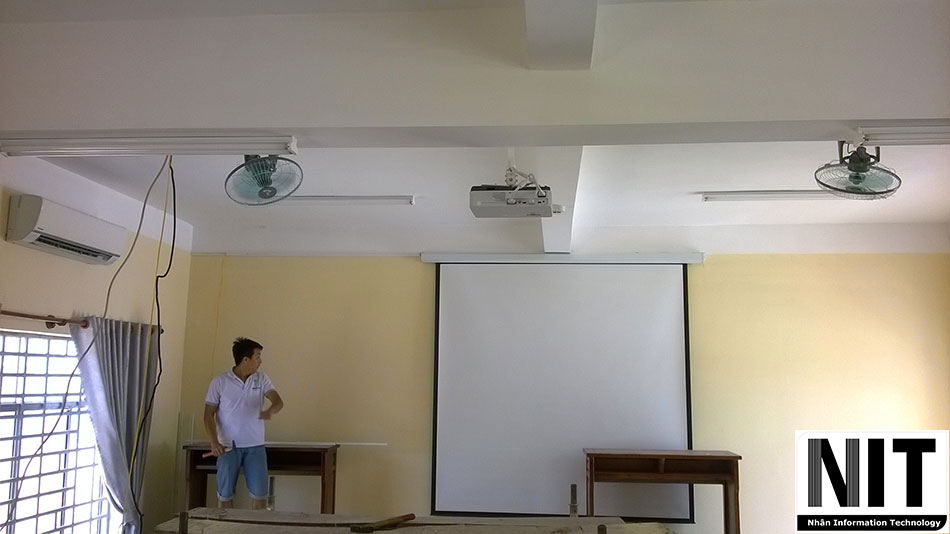 Hệ thống máy chiếu - âm thanh Trung Tâm Hành Chính Mới Cờ Đỏ